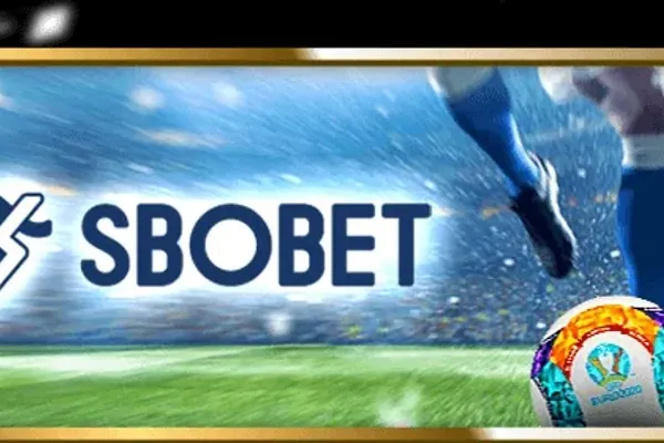 Hình ảnh sân bóng rổ với cầu thủ đang ném bóng